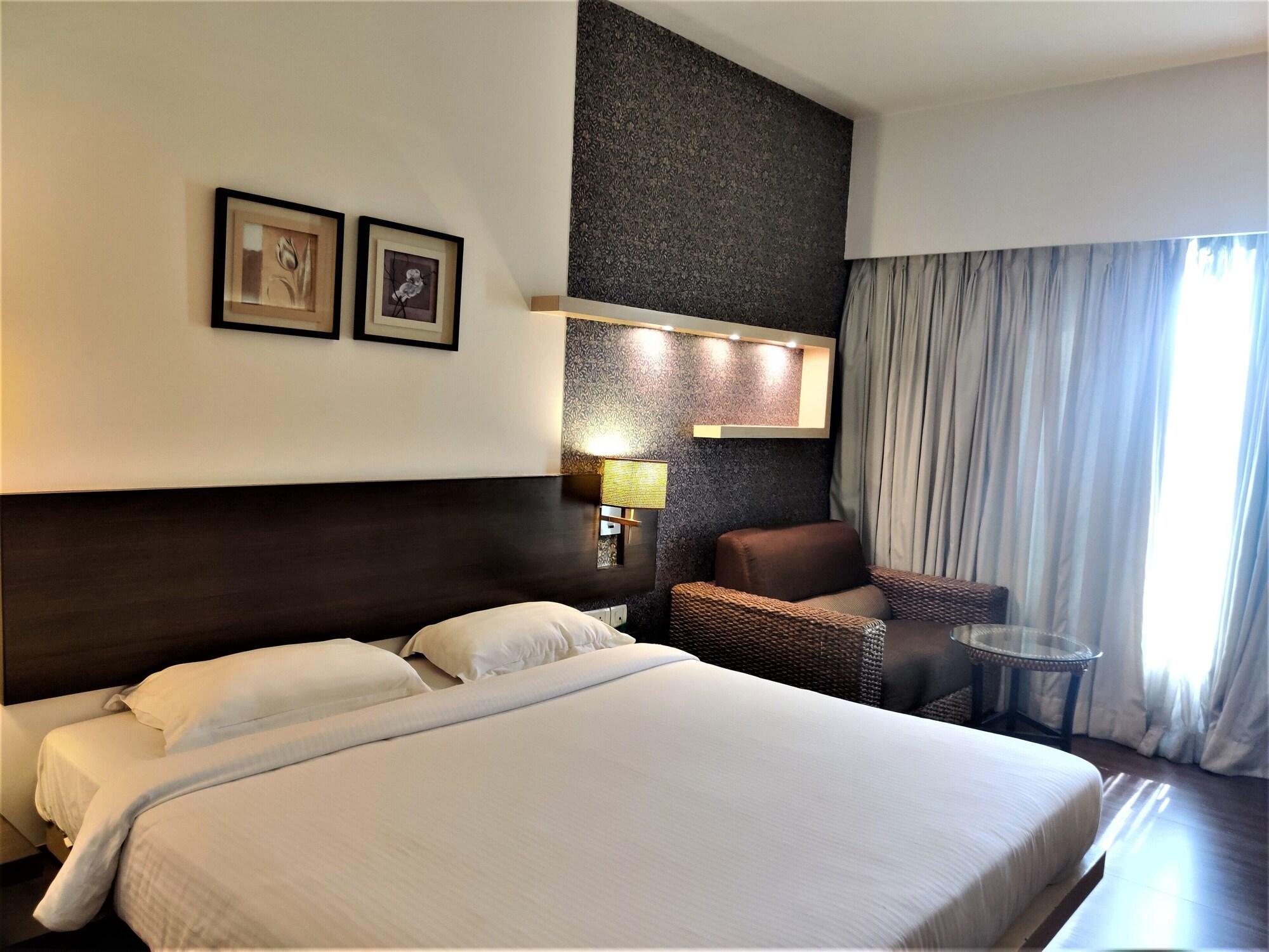 Hotel Satkar Residency Тхане Екстер'єр фото