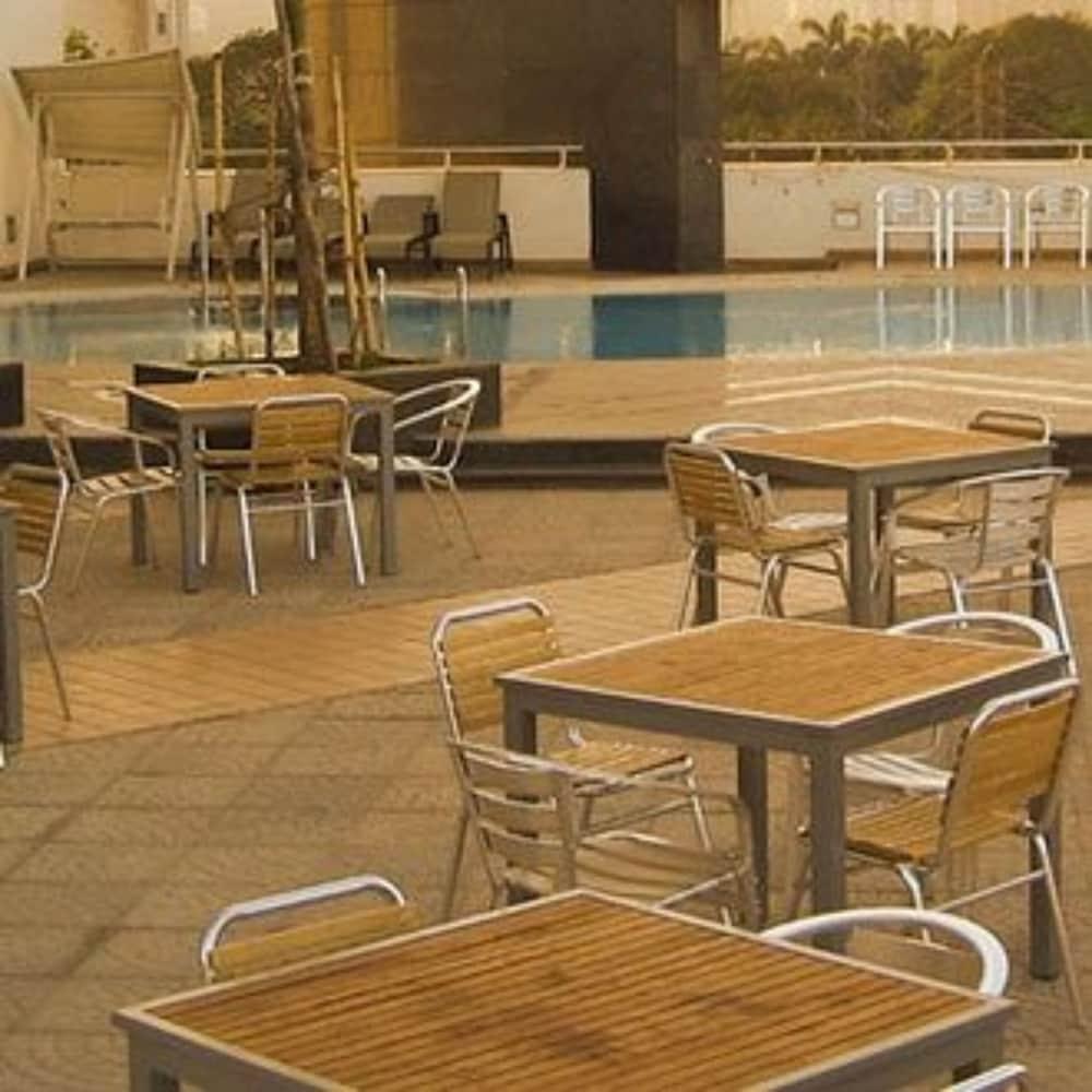 Hotel Satkar Residency Тхане Екстер'єр фото