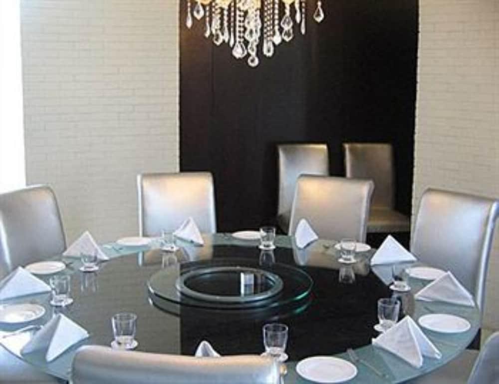 Hotel Satkar Residency Тхане Екстер'єр фото
