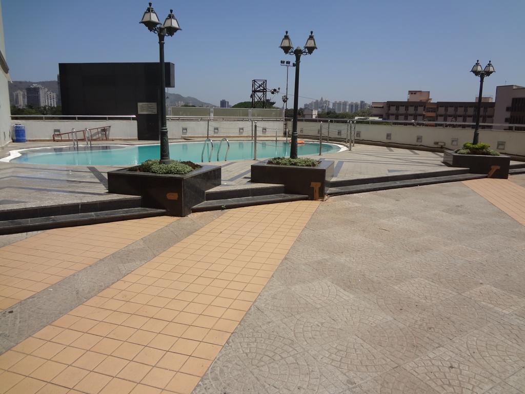Hotel Satkar Residency Тхане Екстер'єр фото