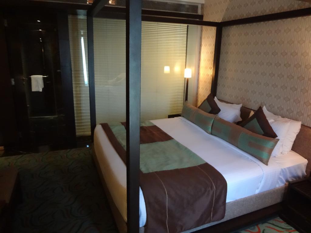 Hotel Satkar Residency Тхане Екстер'єр фото